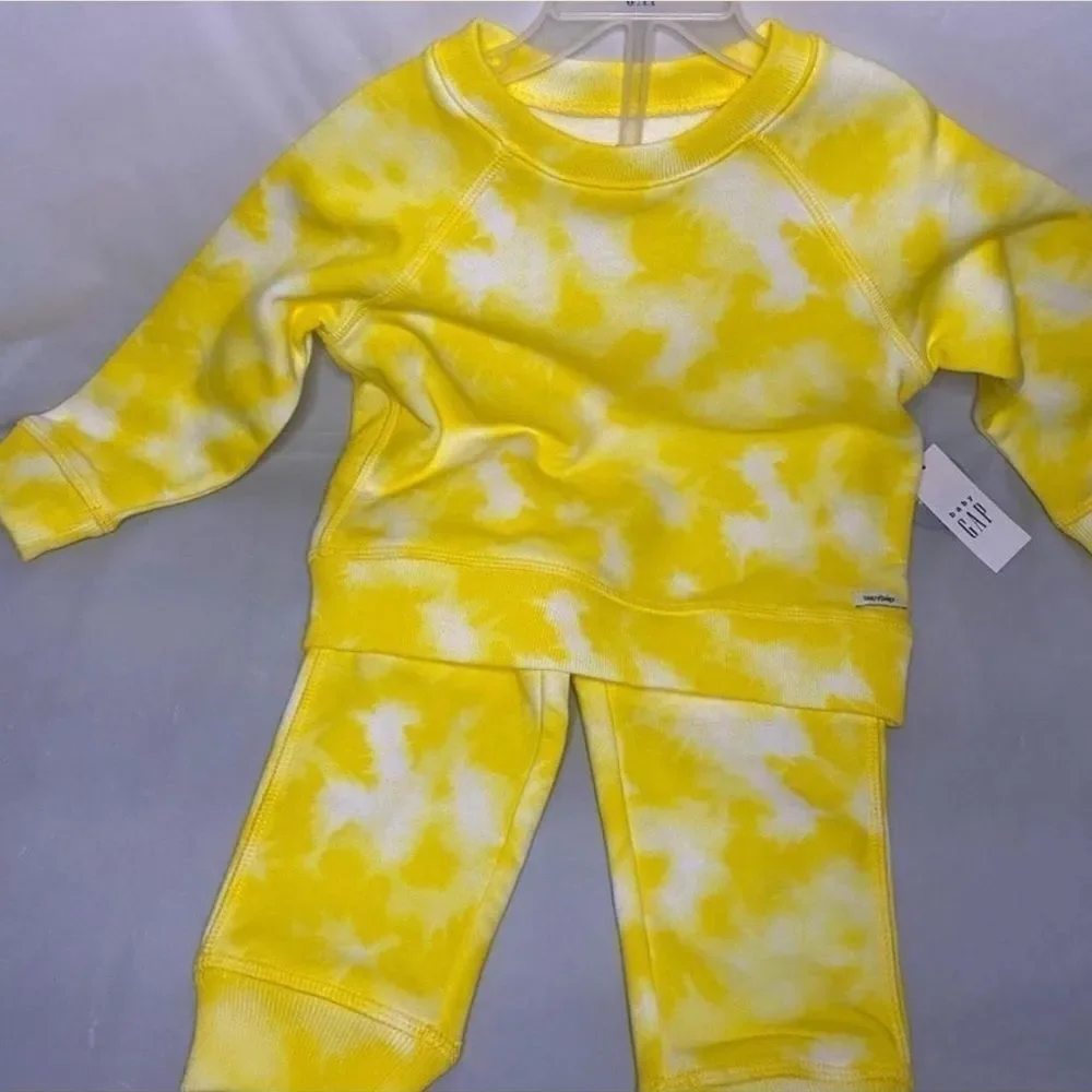 Baby Gap yellow tie dye jogger set